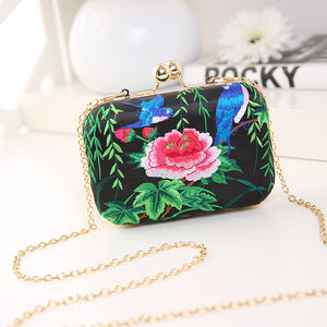 Shoulder Slung Embroidery Chain Female Embroidery Dinner Bag.