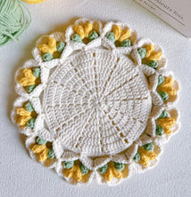 Load image into Gallery viewer, Hand-crocheted Small Daisy Coasters, Anti-scalding and Heat-insulating Cushions, Wool Coasters, Gifts for Girlfriends, Flower Slices in Large Quantities