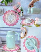 Load image into Gallery viewer, Hand-crocheted Small Daisy Coasters, Anti-scalding and Heat-insulating Cushions, Wool Coasters, Gifts for Girlfriends, Flower Slices in Large Quantities