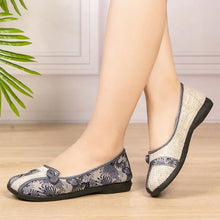 Load image into Gallery viewer, Zapatos De Mujer Women Fashion Round Toe Wine Red Spring Slip on Anti Skid Flat Shoes Lady Casual Plus Size Dance Loafers A318