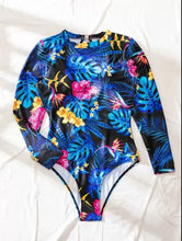 Load image into Gallery viewer, Ladies 2025 One-Piece High Collar Backless Fashionable Swimsuit Long Sleeve Suitable for Summer Beach And Swimming Pool