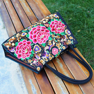 Yunnan ethnic style embroidered Pompom fashion lady shoulder bag big handbag
