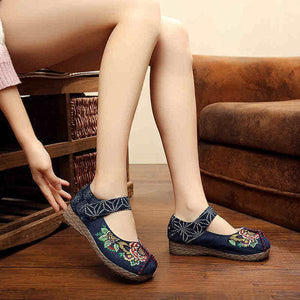 Peony Embroidered Old Peking Hook Loop Flat Shoes