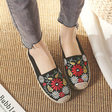 Load image into Gallery viewer, Spring New Straw Linen Shoes Ethnic Style Embroidery Flower Women&#39;s Single Shoes Breathable and Sweat-absorbing Flat Bottom Shoes