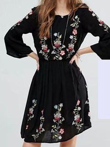 Embroidery Trumpet Sleeves Round Neck Pullover Dress