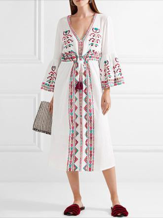 2018 Boho Embroidered Long Sleeve Loose Beach Dress