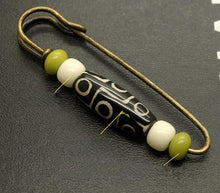 Load image into Gallery viewer, Retro Nepal Brooch Accessories Small Artifact.