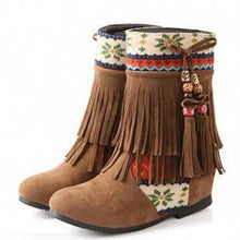 Load image into Gallery viewer, Autumn and winter new foreign trade large size short Boots fringed women s boots increased color short tube beaded frosted boots