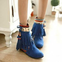Load image into Gallery viewer, Autumn and winter new foreign trade large size short Boots fringed women s boots increased color short tube beaded frosted boots