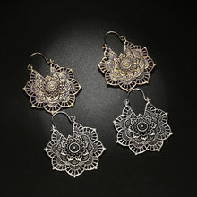 Load image into Gallery viewer, Bohemian Vintage Hollow Alloy Flower Earrings Accessories