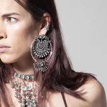Load image into Gallery viewer, Exaggerated Fashion Vintage Alloy Diamond Earrings