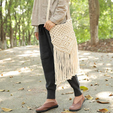 Load image into Gallery viewer, Delicate Knitted White Tassel Zipper Shoulder Bag For Women