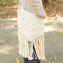 Load image into Gallery viewer, Delicate Knitted White Tassel Zipper Shoulder Bag For Women