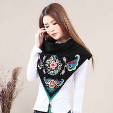 Load image into Gallery viewer, Cotton and linen necklaces in autumn and winter, retro Tibetan style, ethnic style, women&#39;s clothing, embroidered flowers, winter Scarf, shawls