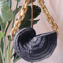 Load image into Gallery viewer, Woven straw woven bag shell shape rattan woven bag personalized acrylic chain shoulder bag