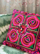 Load image into Gallery viewer, Traditional Embroidery Cushion Cover Retro Embroidery Pillow  Cotton and Linen Cushion Cover